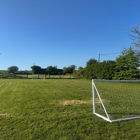 קרדיגן Trenewydd Farm Holiday Cottages מראה חיצוני תמונה