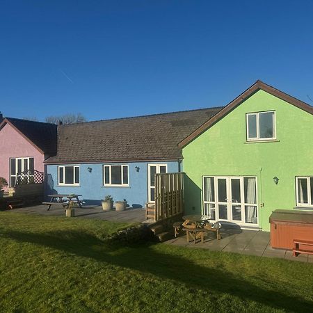 קרדיגן Trenewydd Farm Holiday Cottages מראה חיצוני תמונה