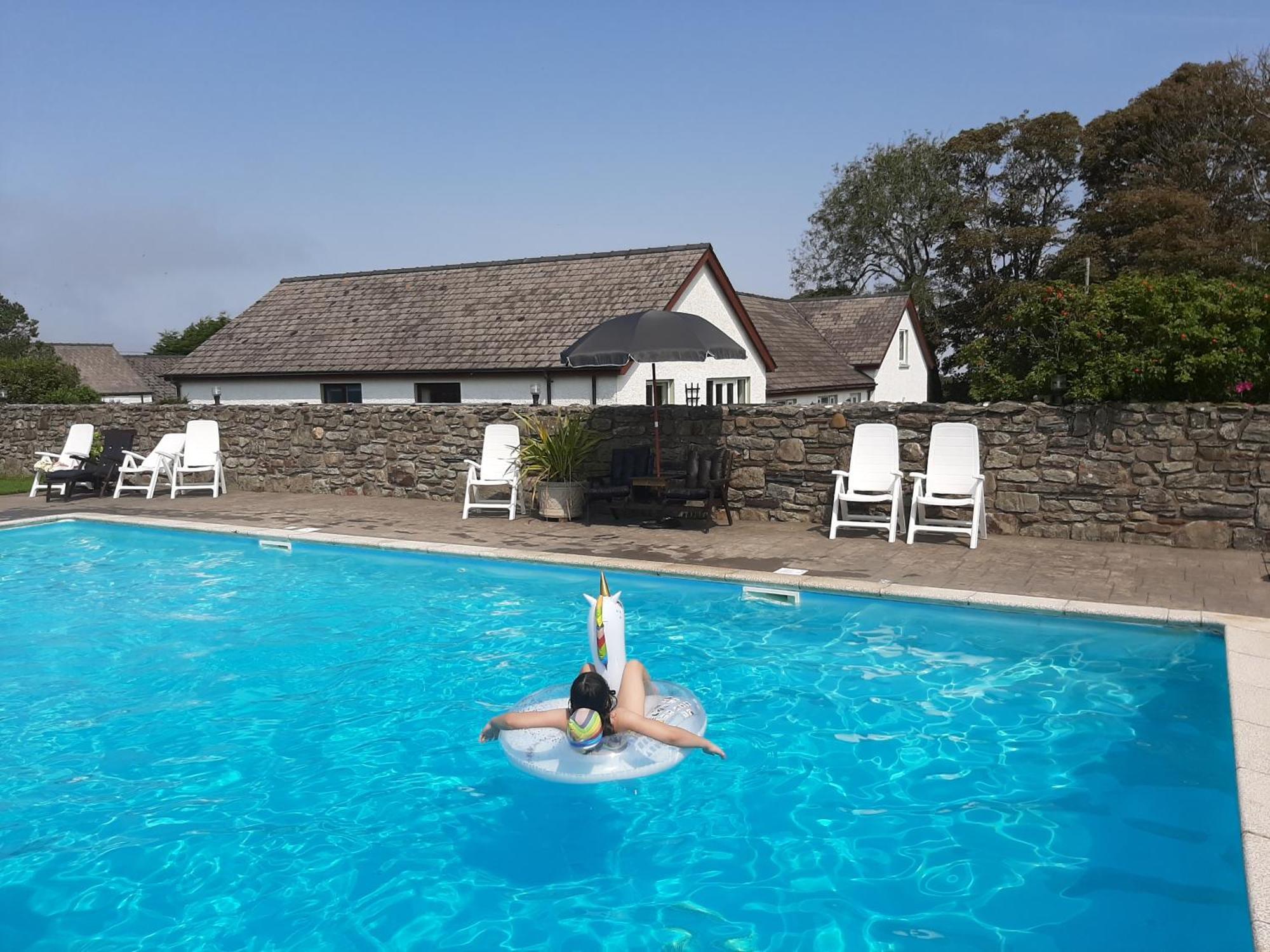 קרדיגן Trenewydd Farm Holiday Cottages מראה חיצוני תמונה