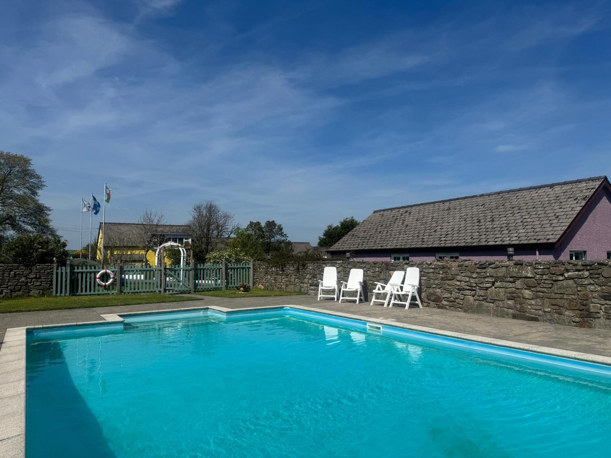 קרדיגן Trenewydd Farm Holiday Cottages מראה חיצוני תמונה
