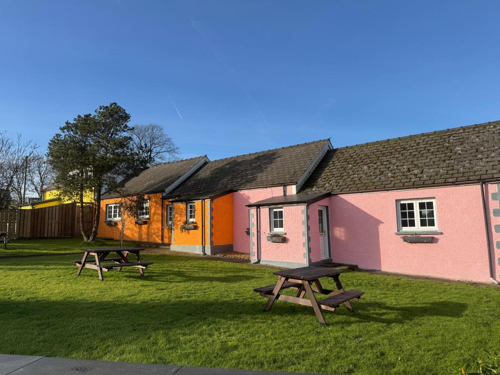 קרדיגן Trenewydd Farm Holiday Cottages מראה חיצוני תמונה